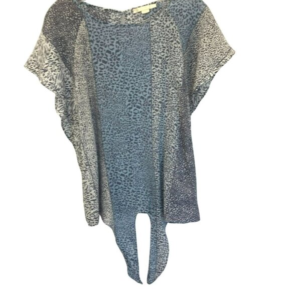 Cooper & Ella Career Blouse Cap Sleeve Tie Bottom Blue Animal Print Size Medium - Picture 2 of 14